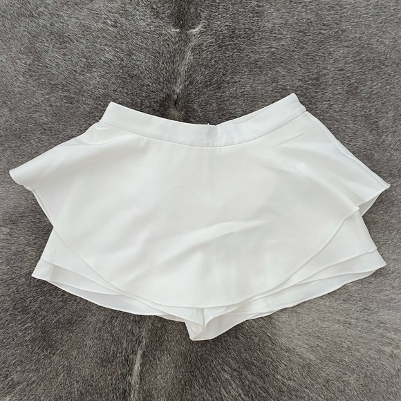 NWOT Ruffle Skort - Picture 2 of 4